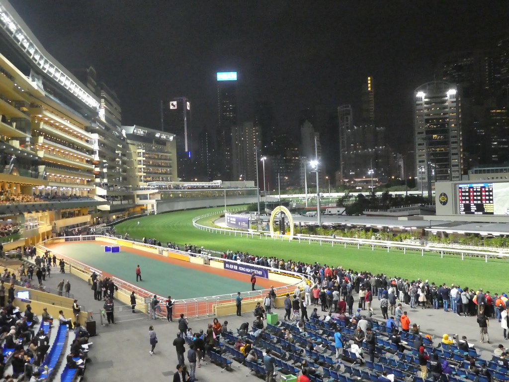 A guide to spending an evening at Happy Valley Racecourse, Hong Kong