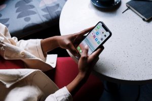 Travel Agent Apps That Actually Save You Money (vs. DIY Booking)