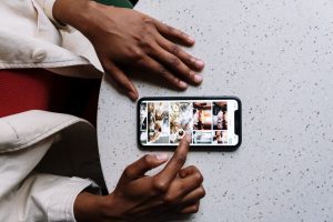 Travel Apps Examples: 7 That Saved Me on the Road